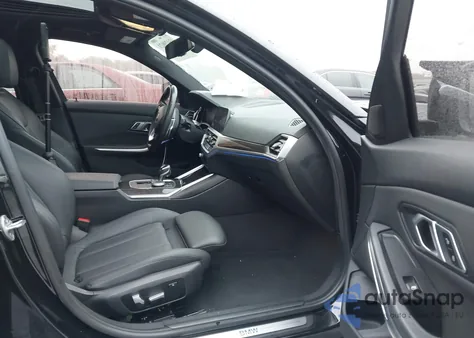 2019 BMW 330I xDrive z USA, uszkodzony, nr VIN WBA5R7C58KAJ86179